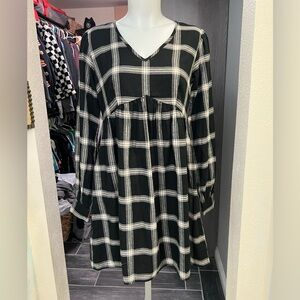 NWT Knox Rose Black & White Long Sleeve Dress